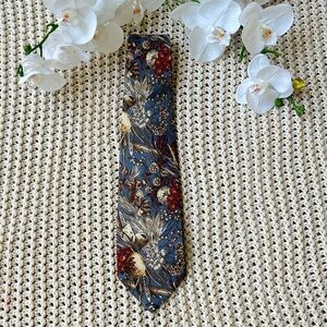 Courtenay Men's All SILK Tie Blue Floral Necktie Vintage 56”